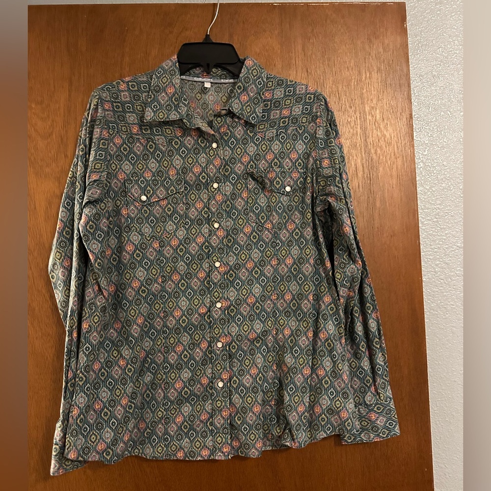 Cinch Women’s Multicolor Geometric Button-Down Shirt